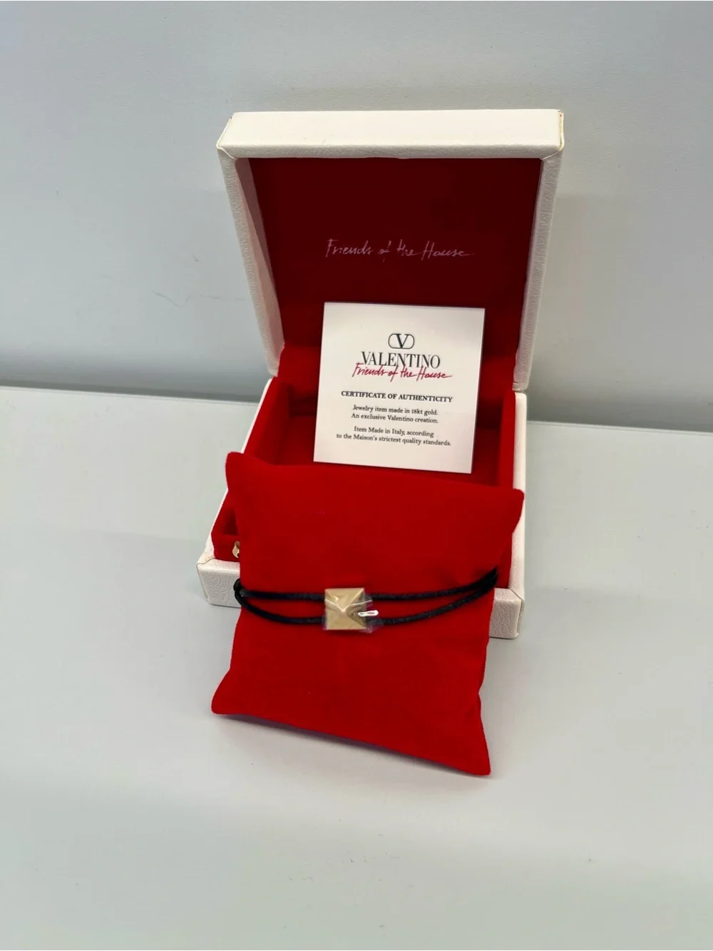 NWT - Valentino Garavani Roman Stud Cord Bracelet - Friends of the House - Gift - Picture 5 of 11